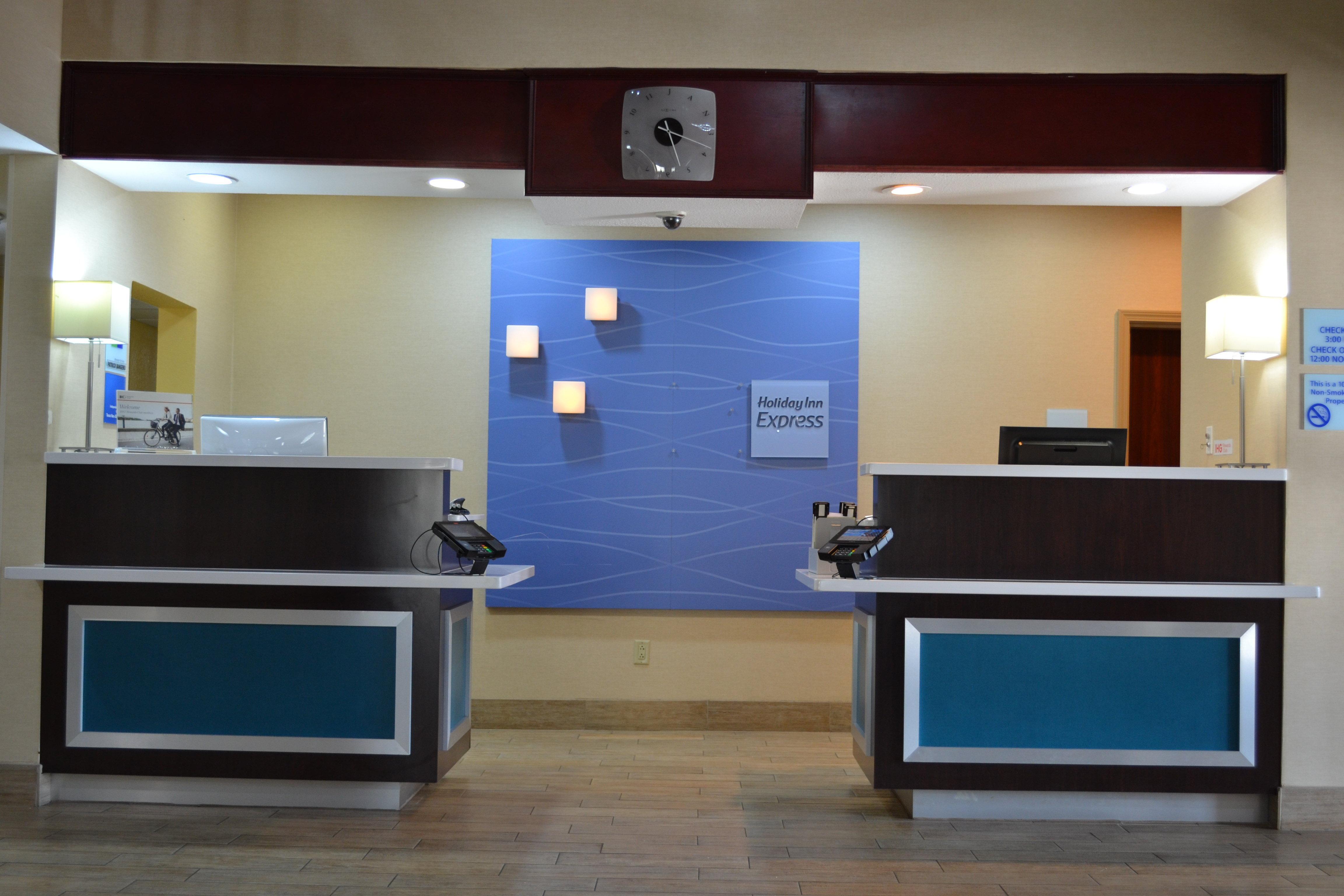 Holiday Inn Express Hotel & Suites Gainesville By Ihg Exterior foto