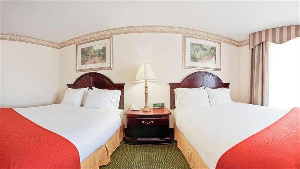 Holiday Inn Express Hotel & Suites Gainesville By Ihg Exterior foto